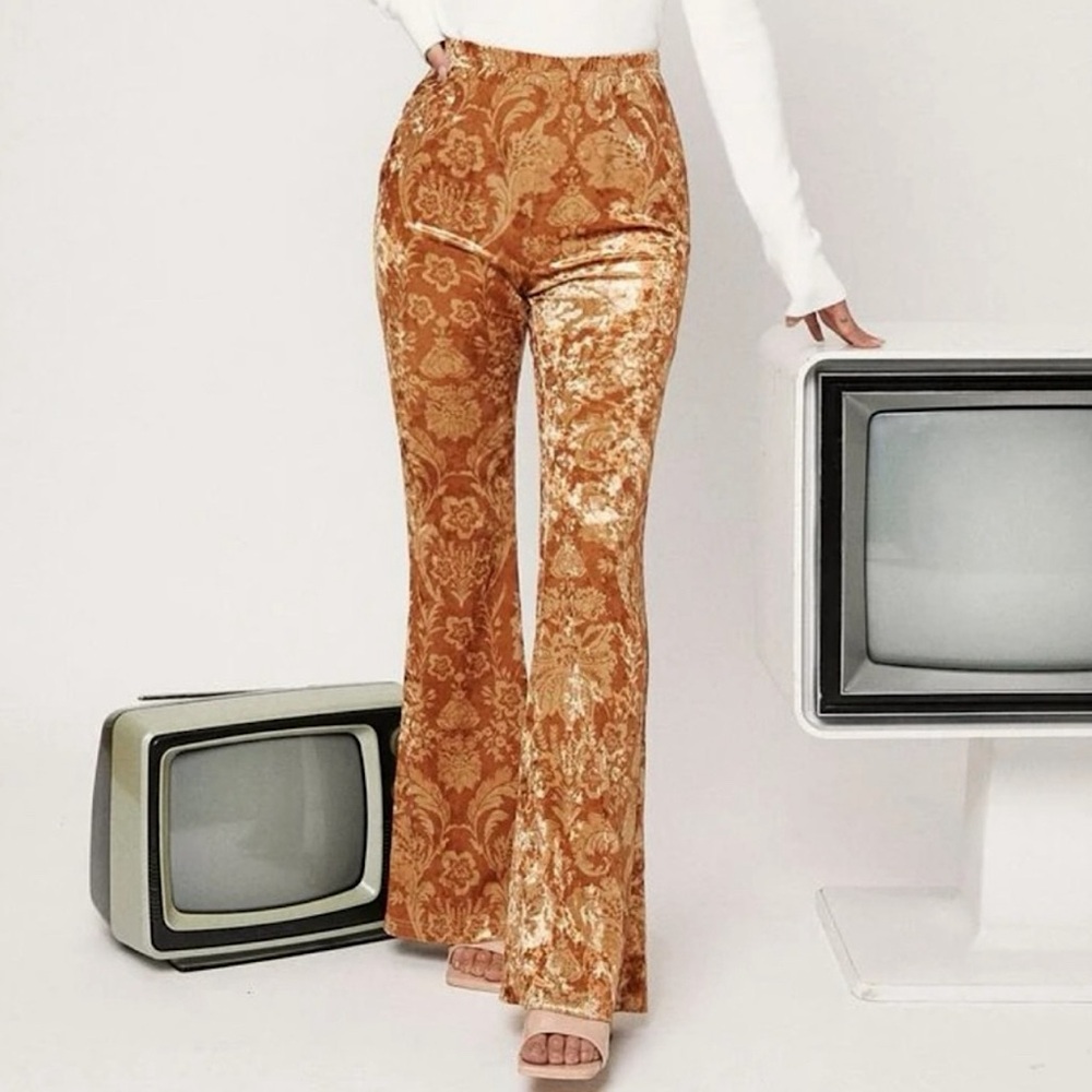 ✦ SHEIN ✦ Gold Velvet Floral Print Flares ✦ Size S ✦
